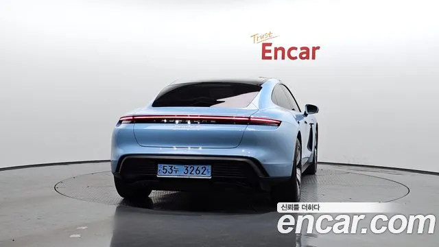 Porsche Taycan 2021