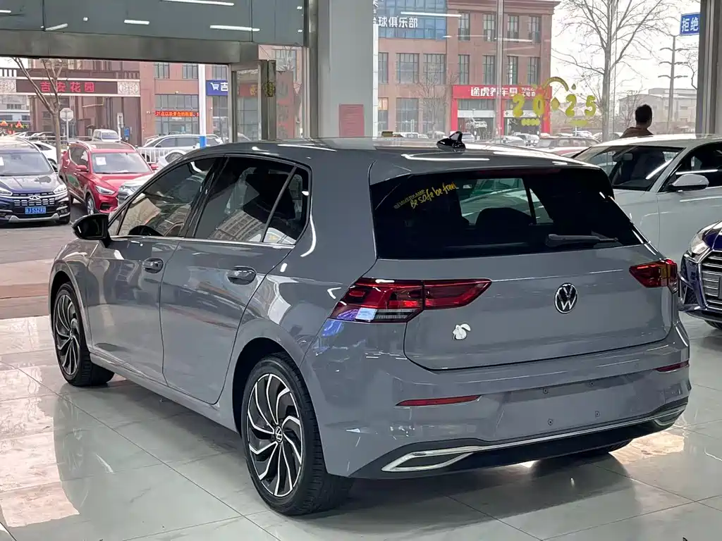 Volkswagen Golf 2021