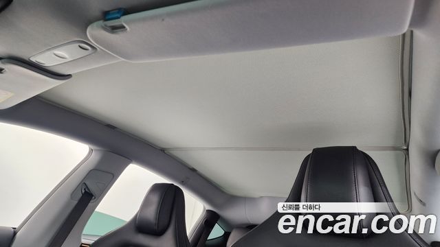 Tesla Model Y 2025