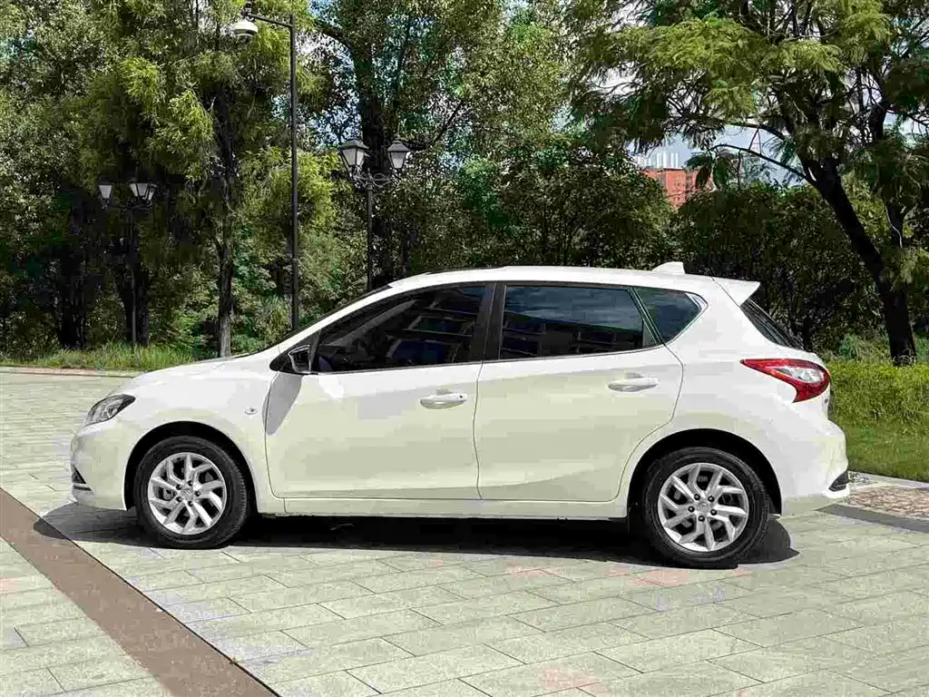 Nissan Tiida 2022