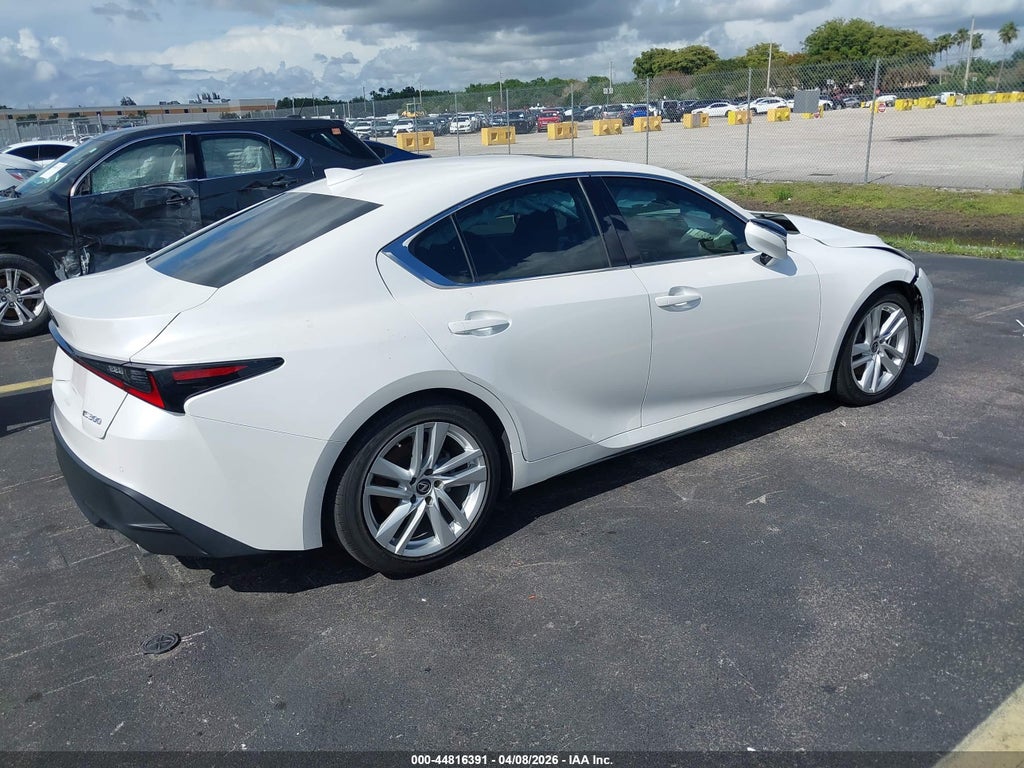 Lexus IS 300 2021