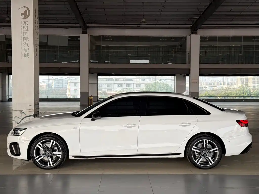 Audi A4 2022