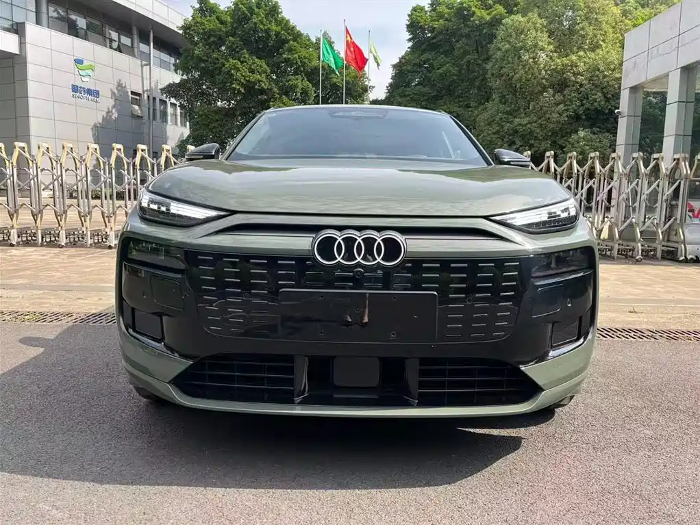 Audi e-tron 2025