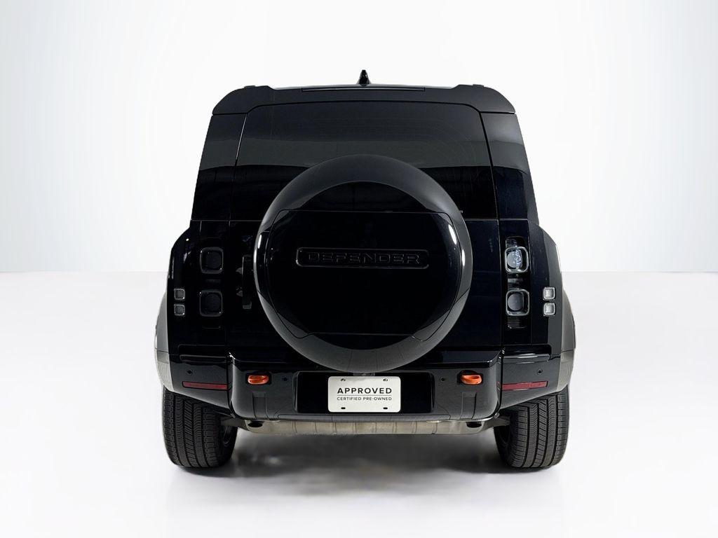 Land Rover Defender 2024