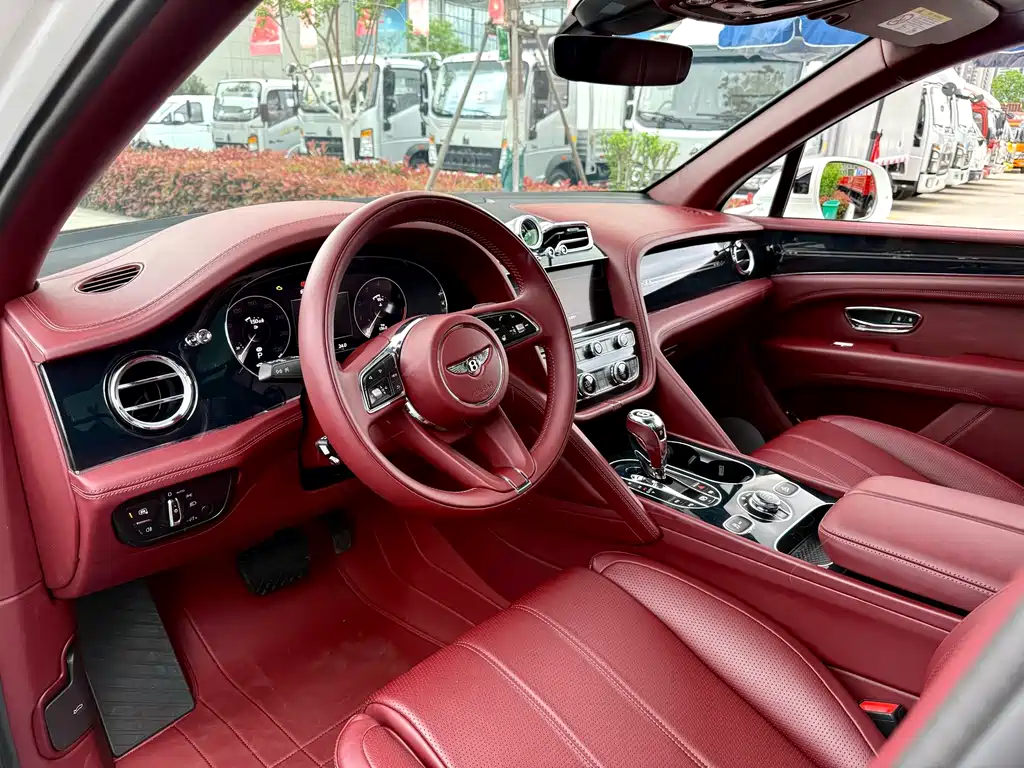 Bentley Bentayga 2024