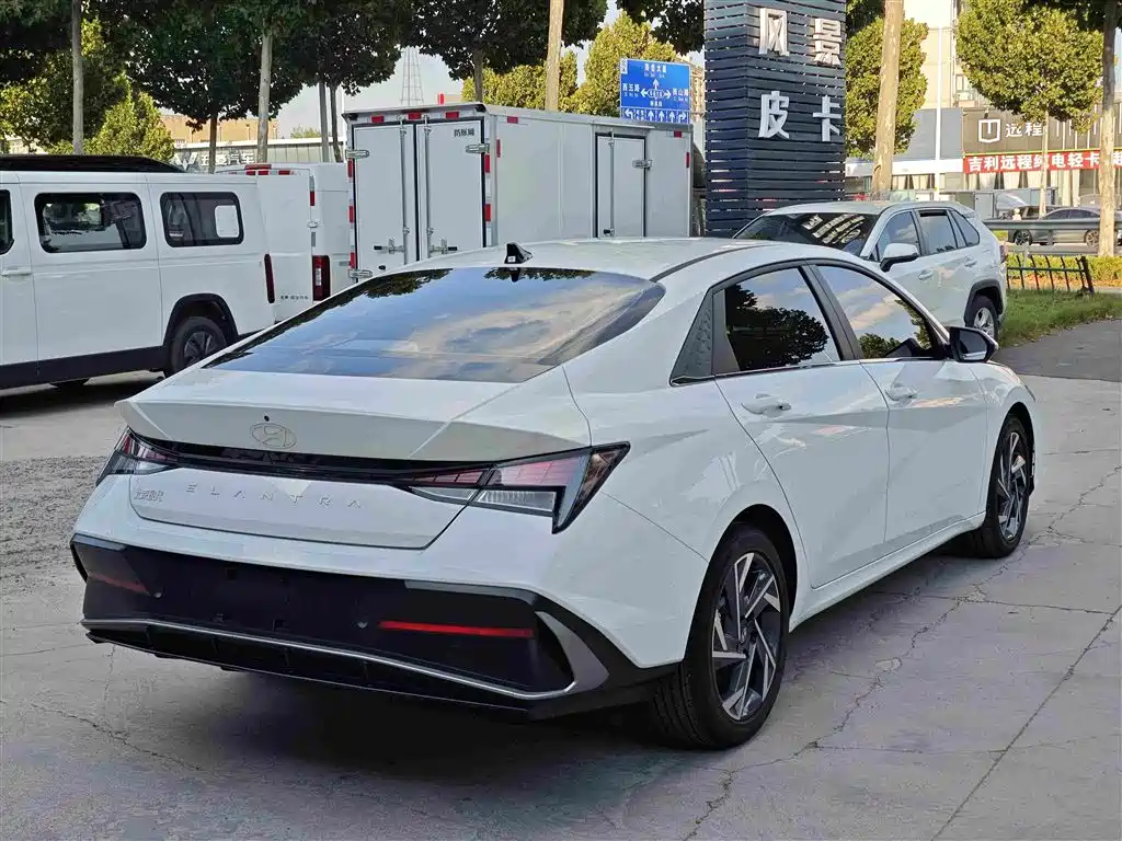 Hyundai Elantra 2026