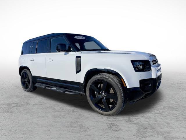 Land Rover Defender 2025