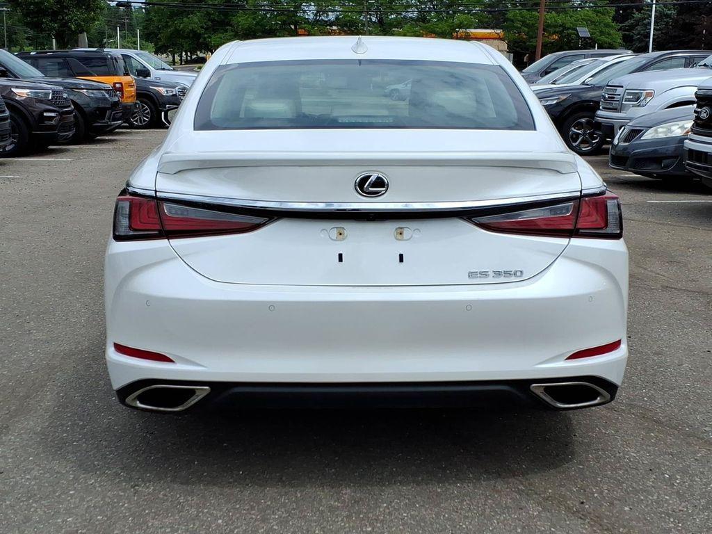 Lexus ES 2024
