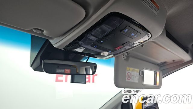 Hyundai Staria 2025