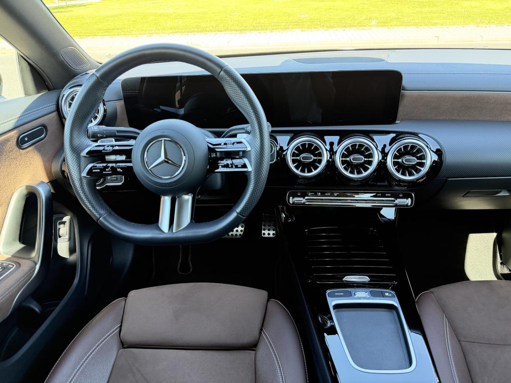 Mercedes-Benz CLA 180 2024