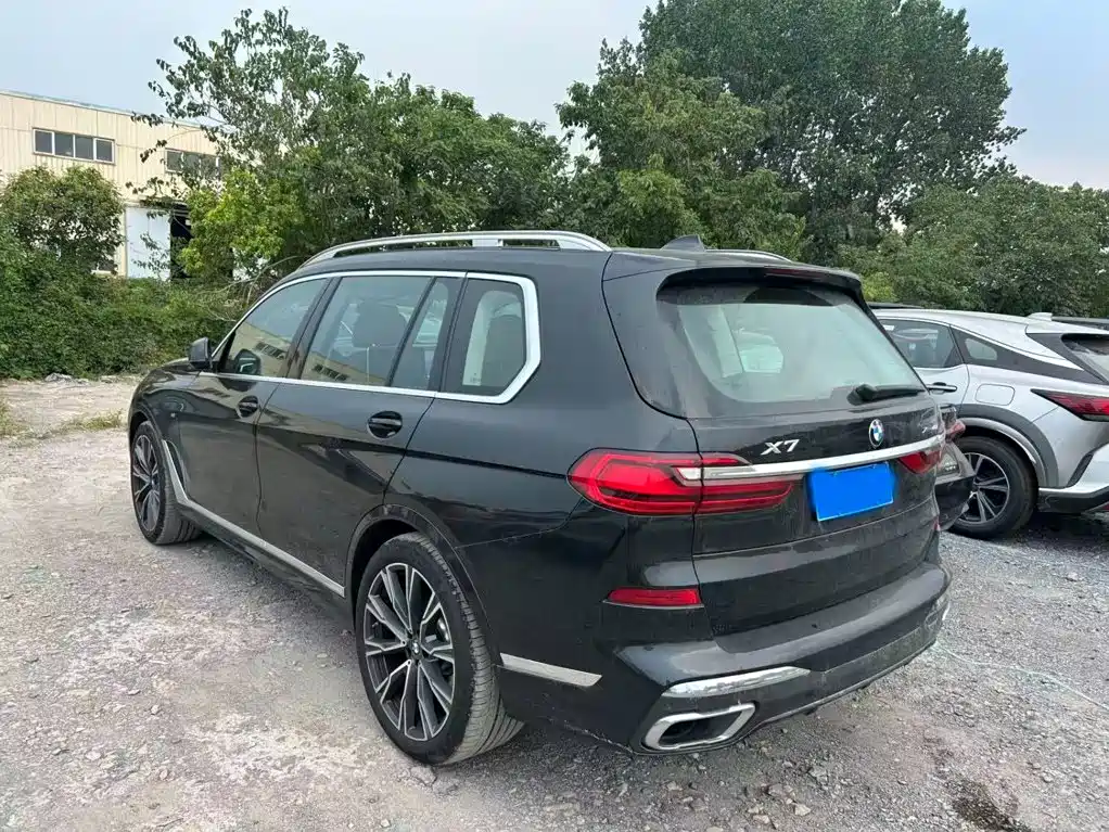 BMW X7 2022