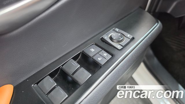Lexus UX 2021