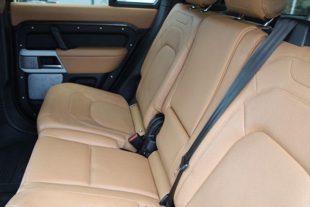 Land Rover Defender 2024