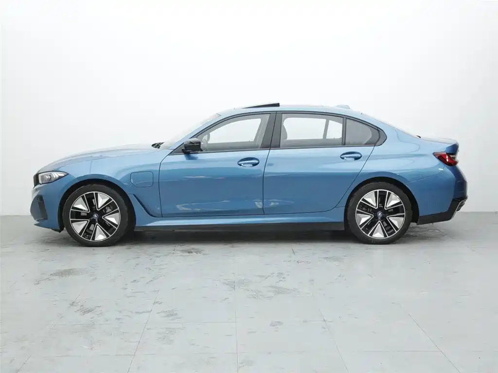 BMW i3 2024