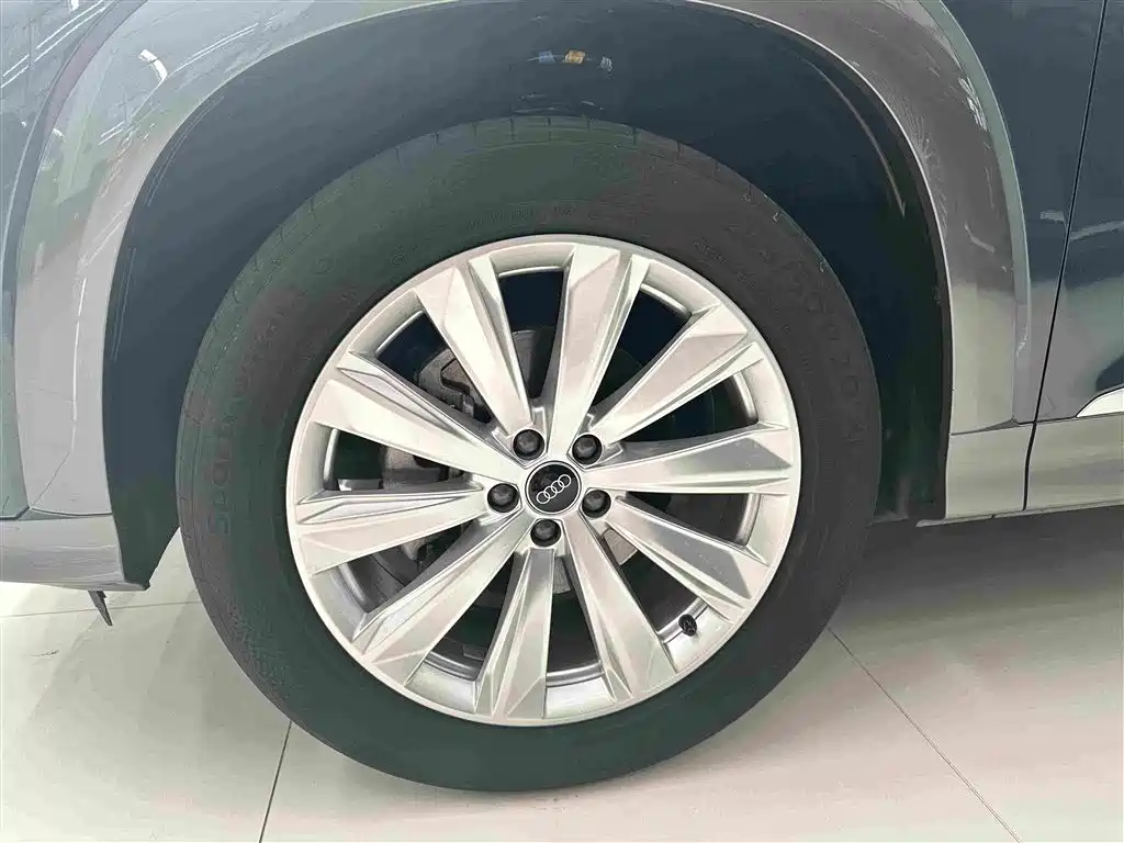 Audi Q6 2024