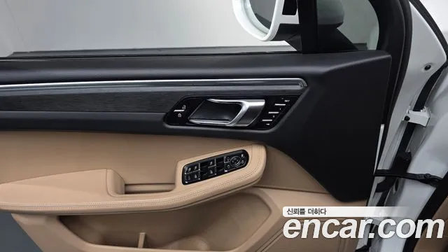 Porsche Macan 2021