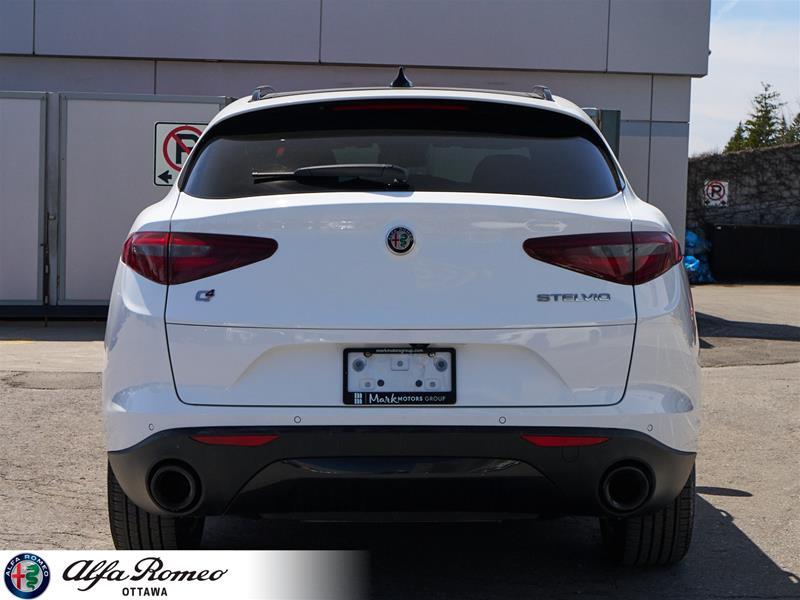 Alfa Romeo Stelvio 2023