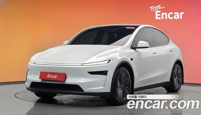 Tesla Model Y 2025