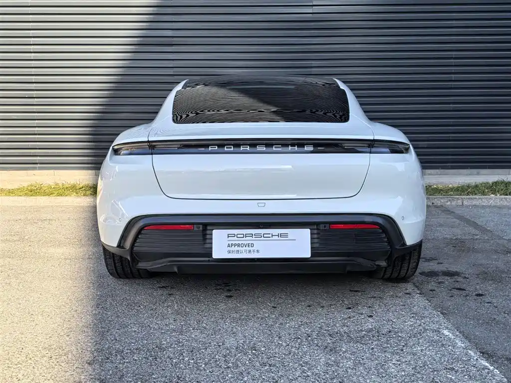 Porsche Taycan 2021