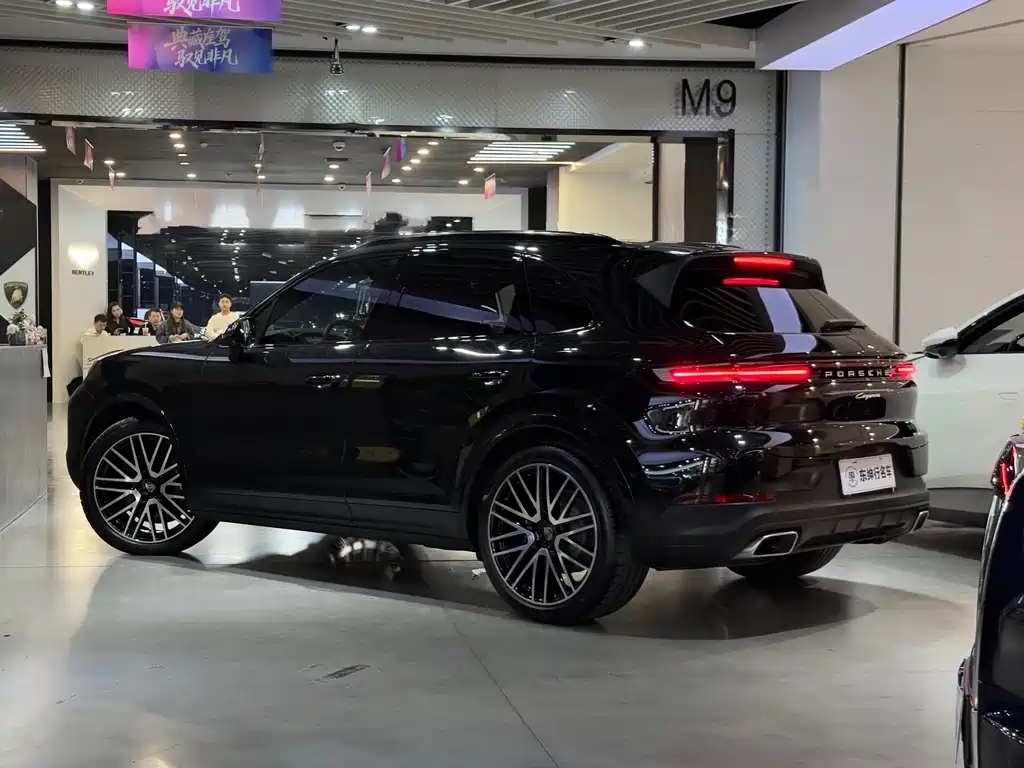 Porsche Cayenne 2025