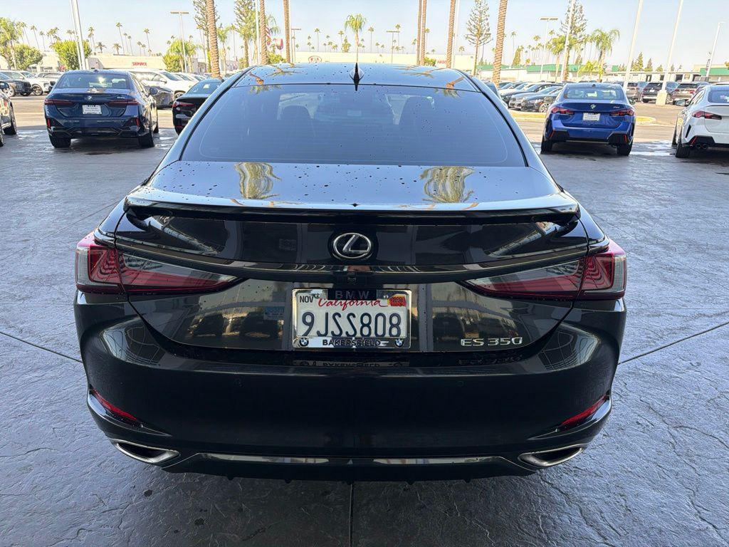 Lexus ES 2024