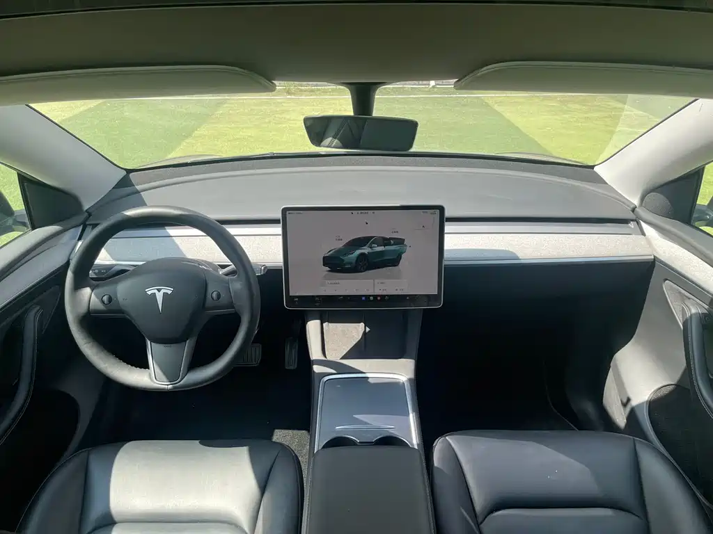 Tesla Model Y 2023