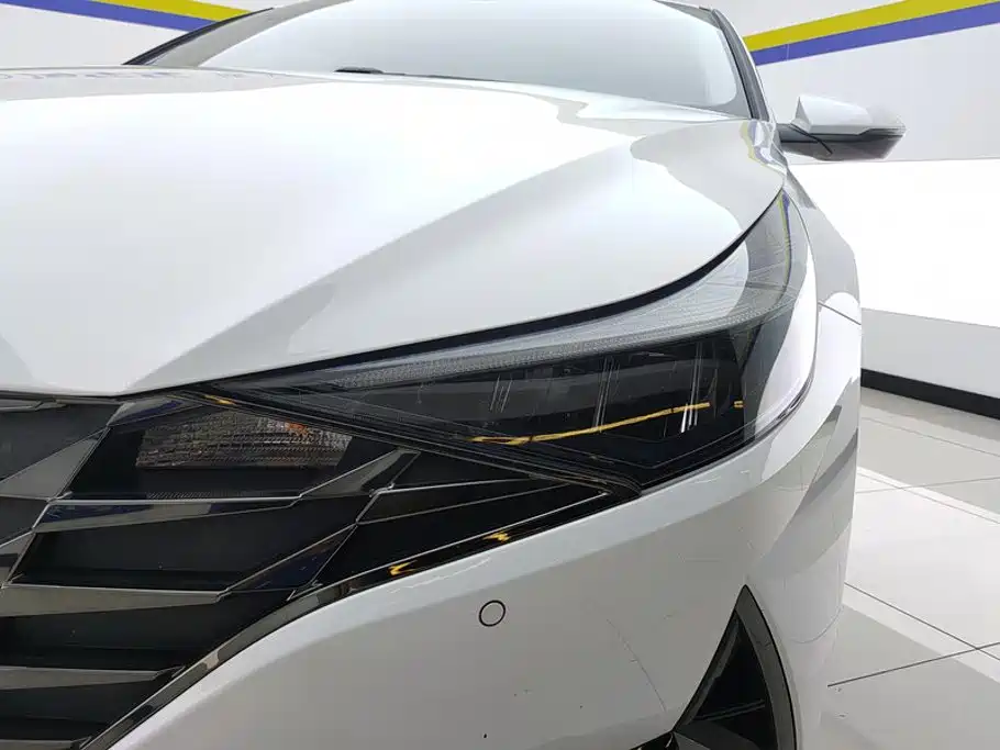 Hyundai Elantra 2023