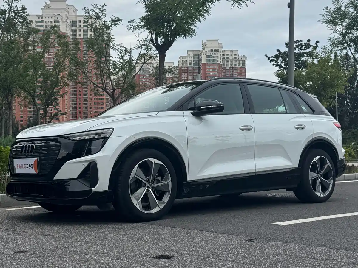 Audi Q5 e-tron 2024