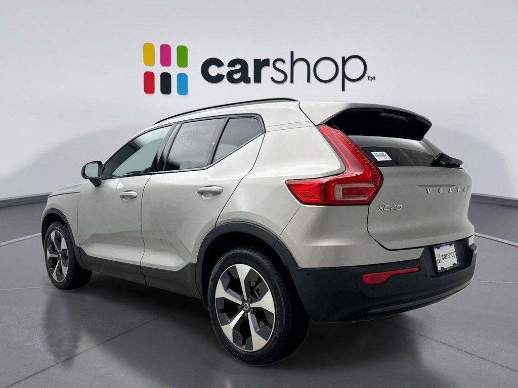 Volvo XC40 2025