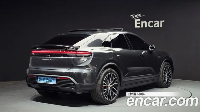 Porsche Macan 2025