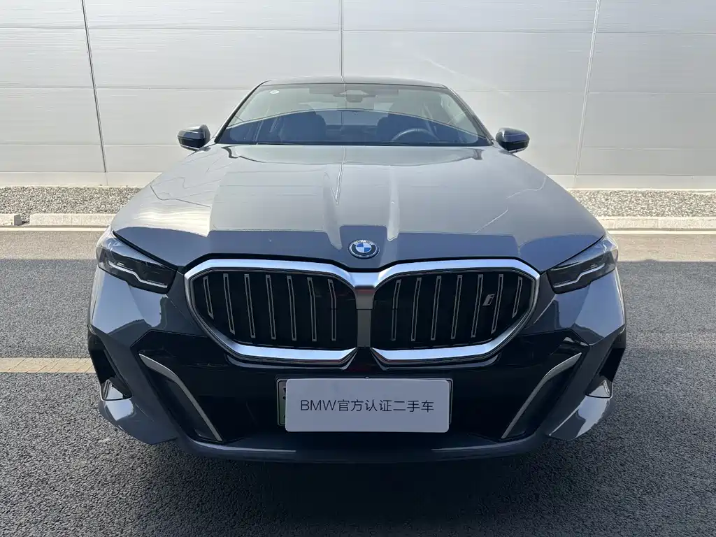 BMW i5 2024