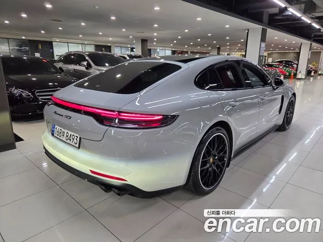 Porsche Panamera 2022