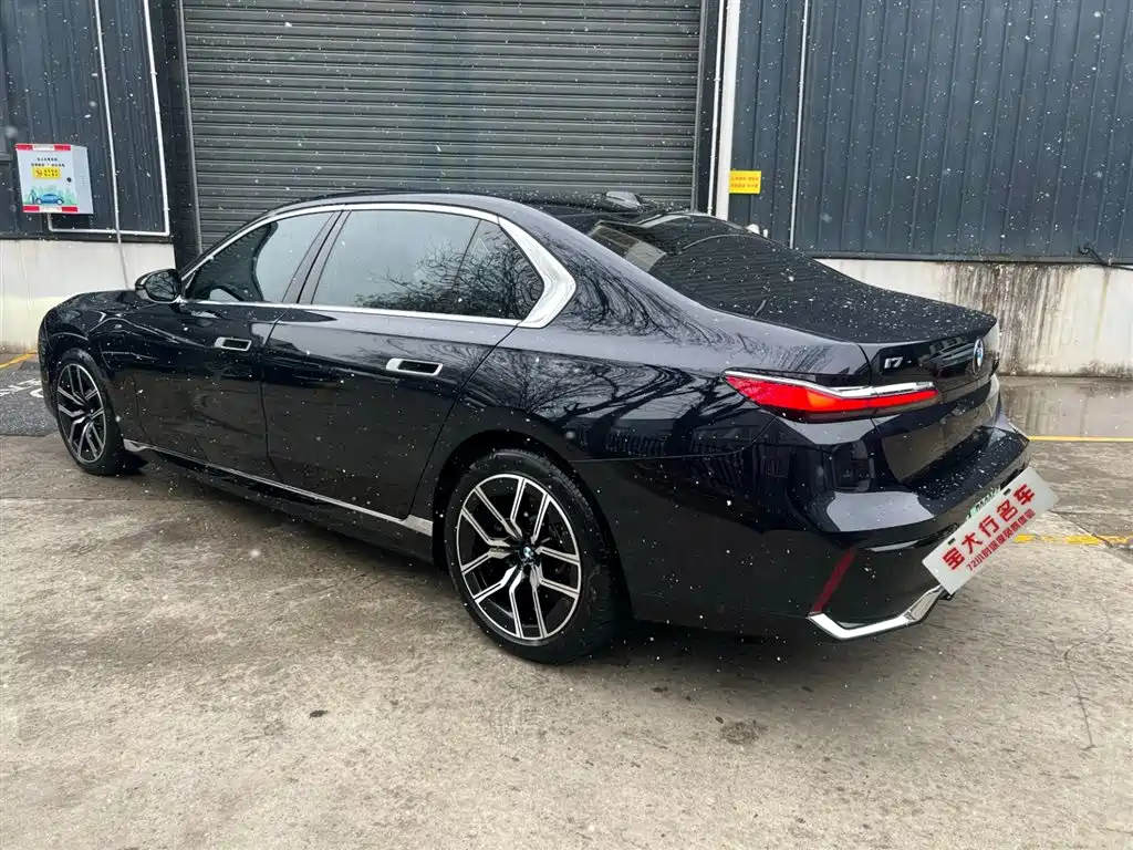 BMW i7 2024