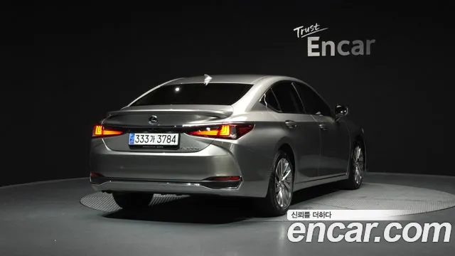 Lexus ES 2023