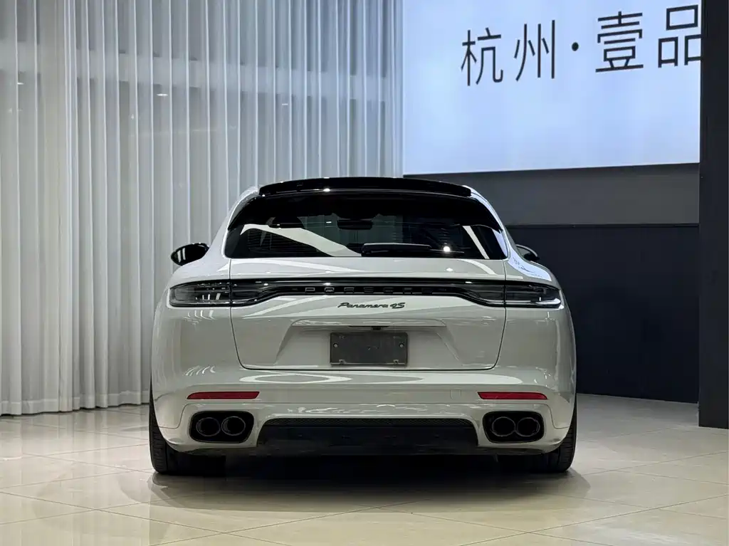 Porsche Panamera 2023