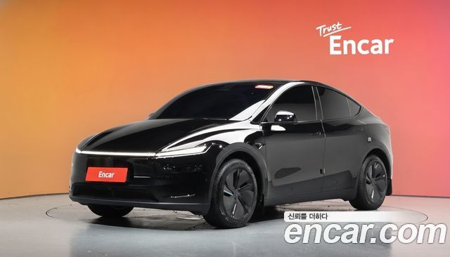 Tesla Model Y 2025