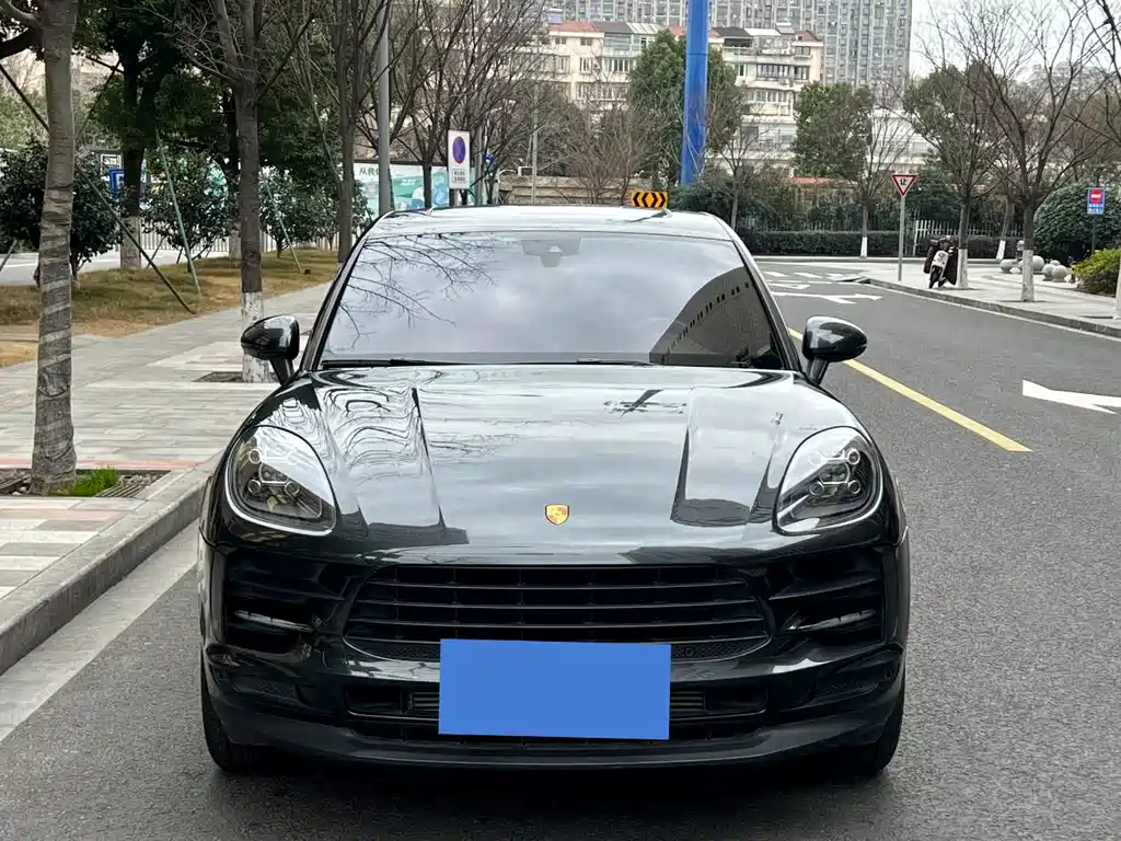 Porsche Macan 2021