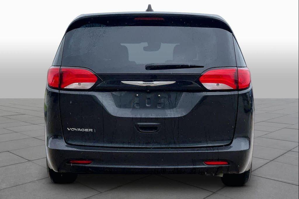 Chrysler Voyager 2023