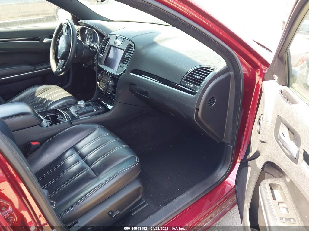 Chrysler 300 2021