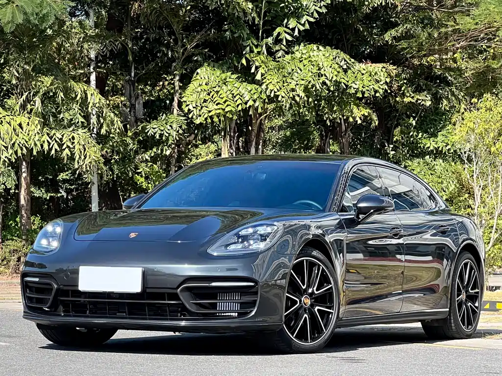 Porsche Panamera 2023