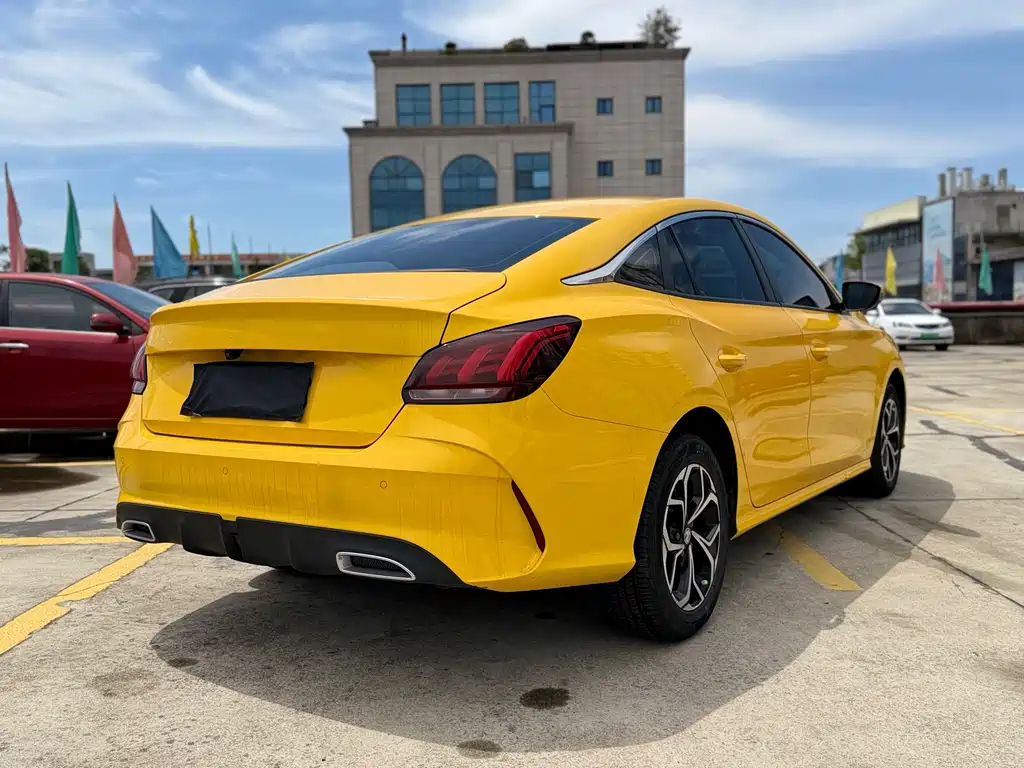 MG MG5 2021
