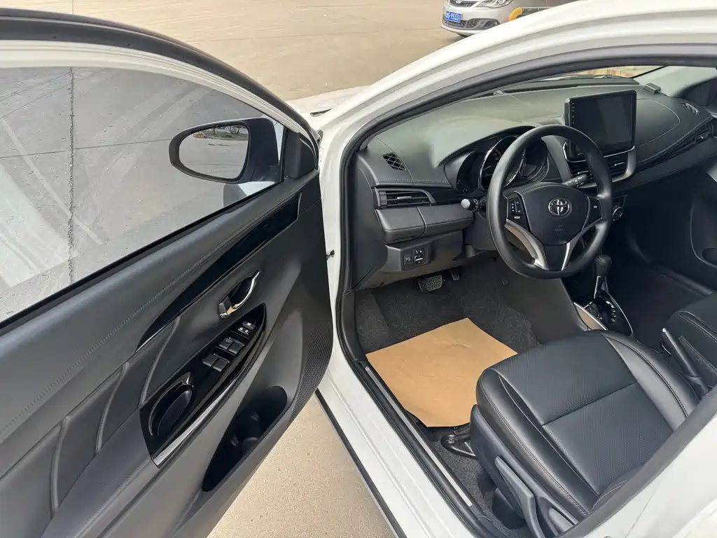 Toyota Yaris 2023