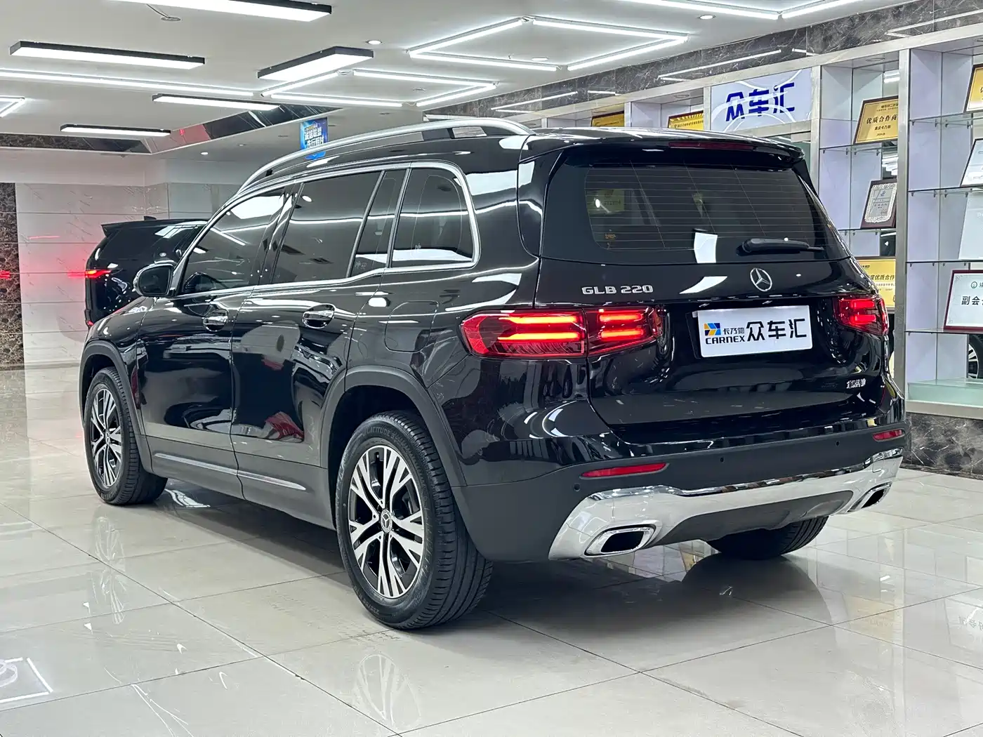 Mercedes-Benz GLB 2024