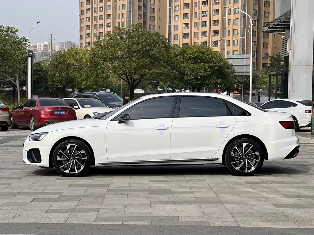 Audi A4 2023