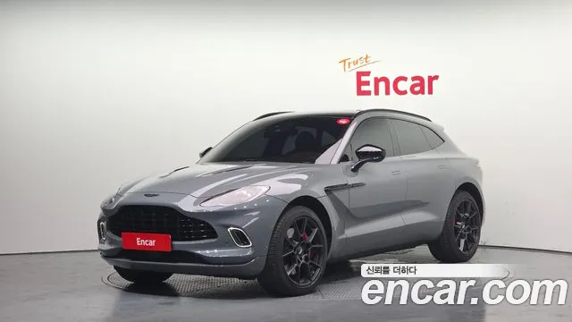Aston Martin DBX 2022