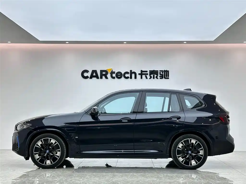 BMW iX3 2022