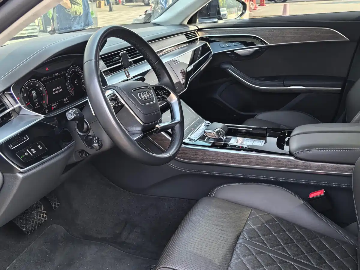 Audi A8 2023