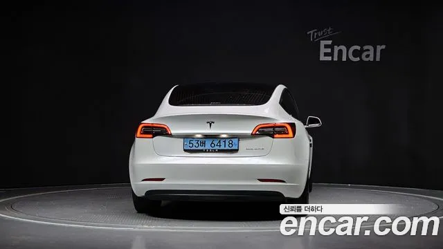 Tesla Model 3 2020