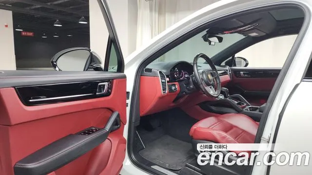 Porsche Cayenne 2021