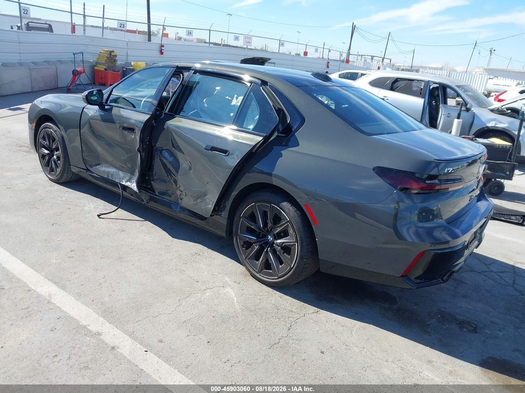 BMW i7 2024